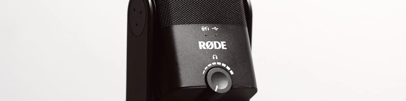 Rode Microphone Setup - Podcast & Streaming Background